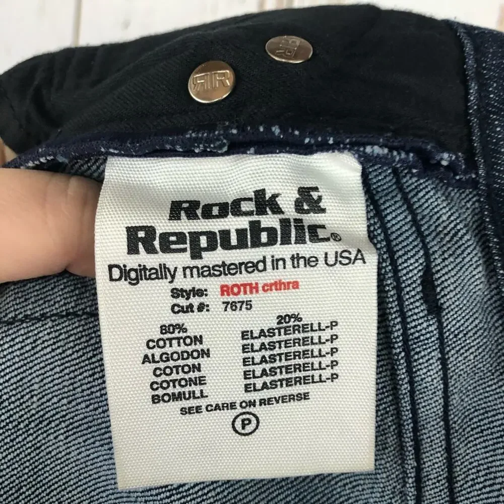 Rock & Republic, Boot Cut Dark Wash Jeans, 28. In excellent condition!